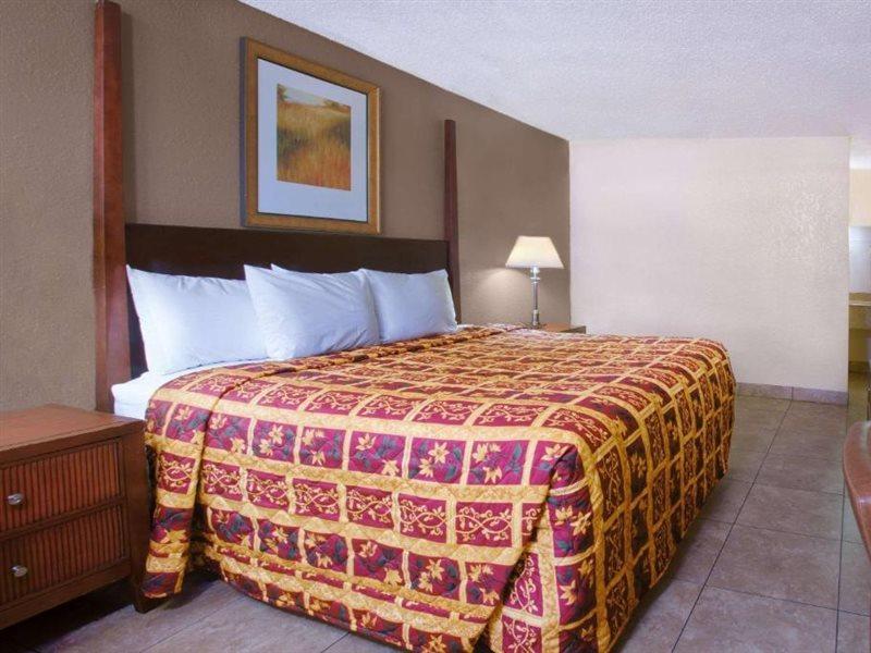 Knights Inn Orlando Oak Ridge Екстериор снимка